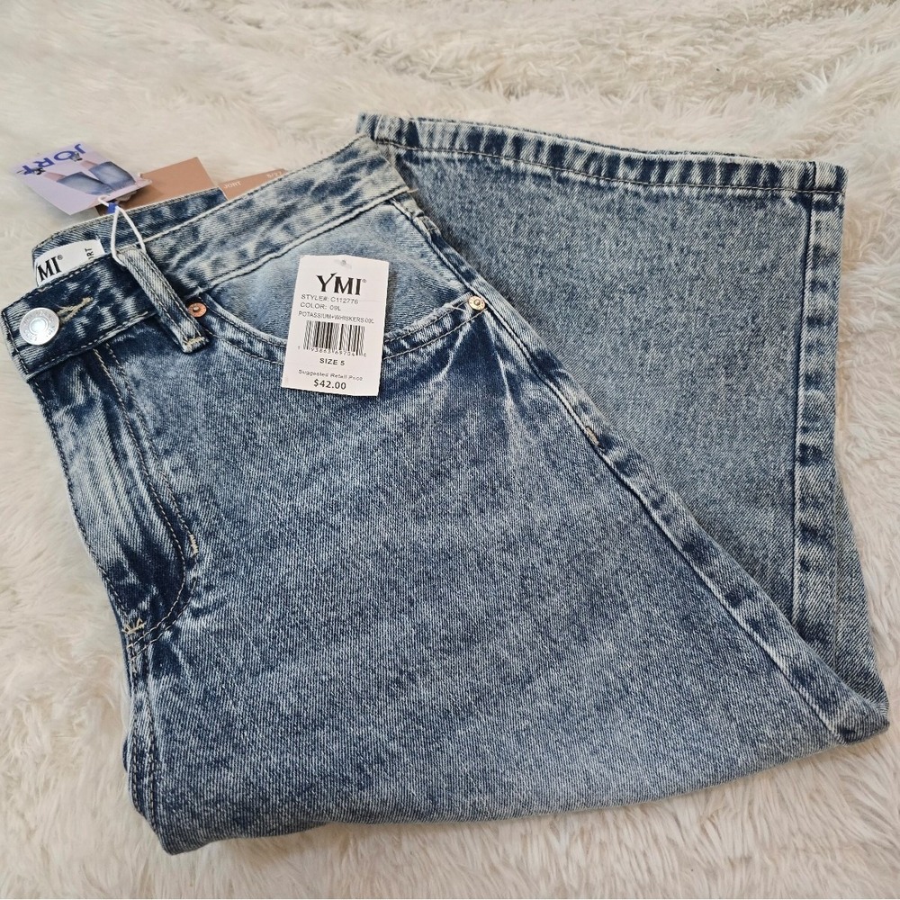 YMI Women's Relaxed Fit Wide Leg Jorts NWT Size 5/27 Blue Acid Wash High Rise - Picture 1 of 6